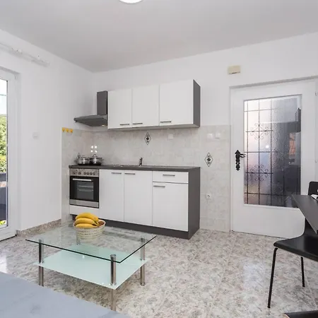 Bernardeta 2 3* Baška