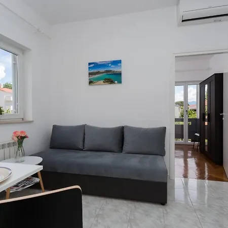 Bernardeta 2 3* Baška