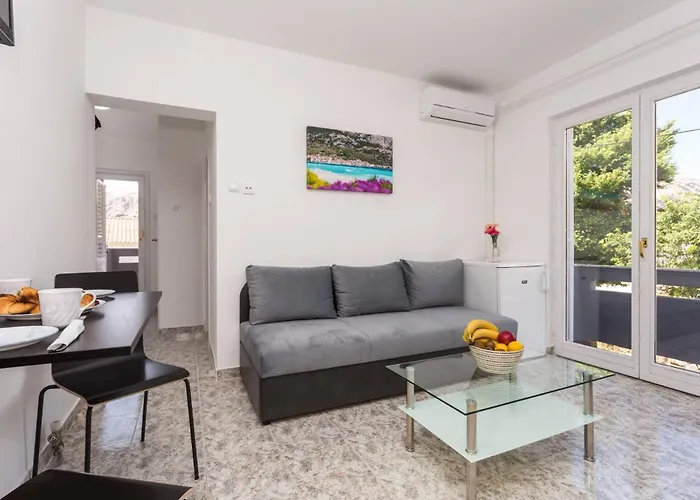 ゲストハウス Bernardeta 2 3*