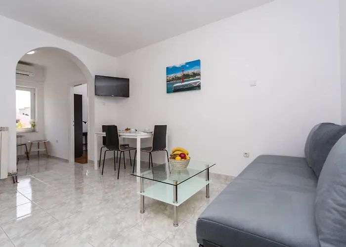 Bernardeta 2 3*
