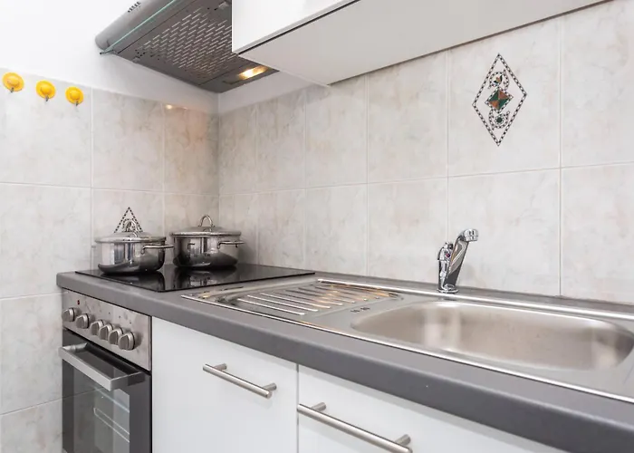 Bernardeta 2 3* Baška